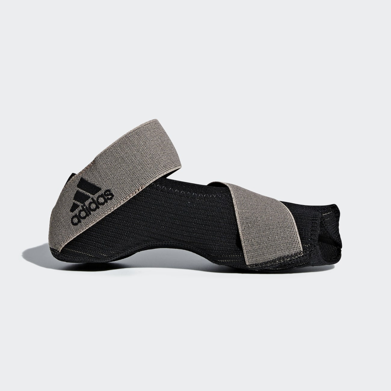 Adidas CrazyMove Studio Prime Női Edzőcipő - Fekete [D63327]